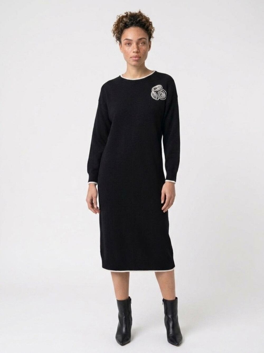 Darian Sweater Black and white Dress Size Medium
